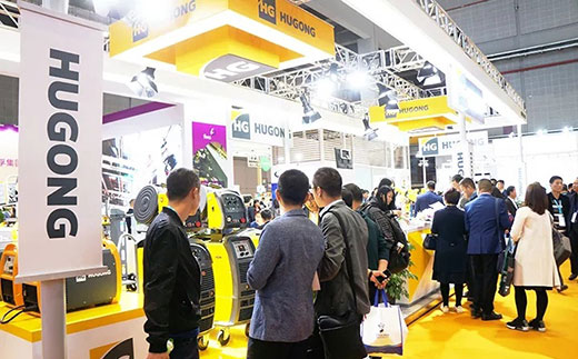 第二届进博会不朽情缘意大利CEA展位数字化焊机很受接待